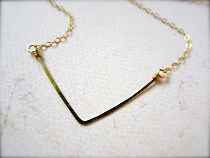 Chevron Halskette - Gold Halskette, Pfeil Schmuck, Schlichte N17/N18/N23 Chevron Halskette - Gold Halskette, Pfeil Schmuck, Schlichte N17/N18/N23 von FoamyWader