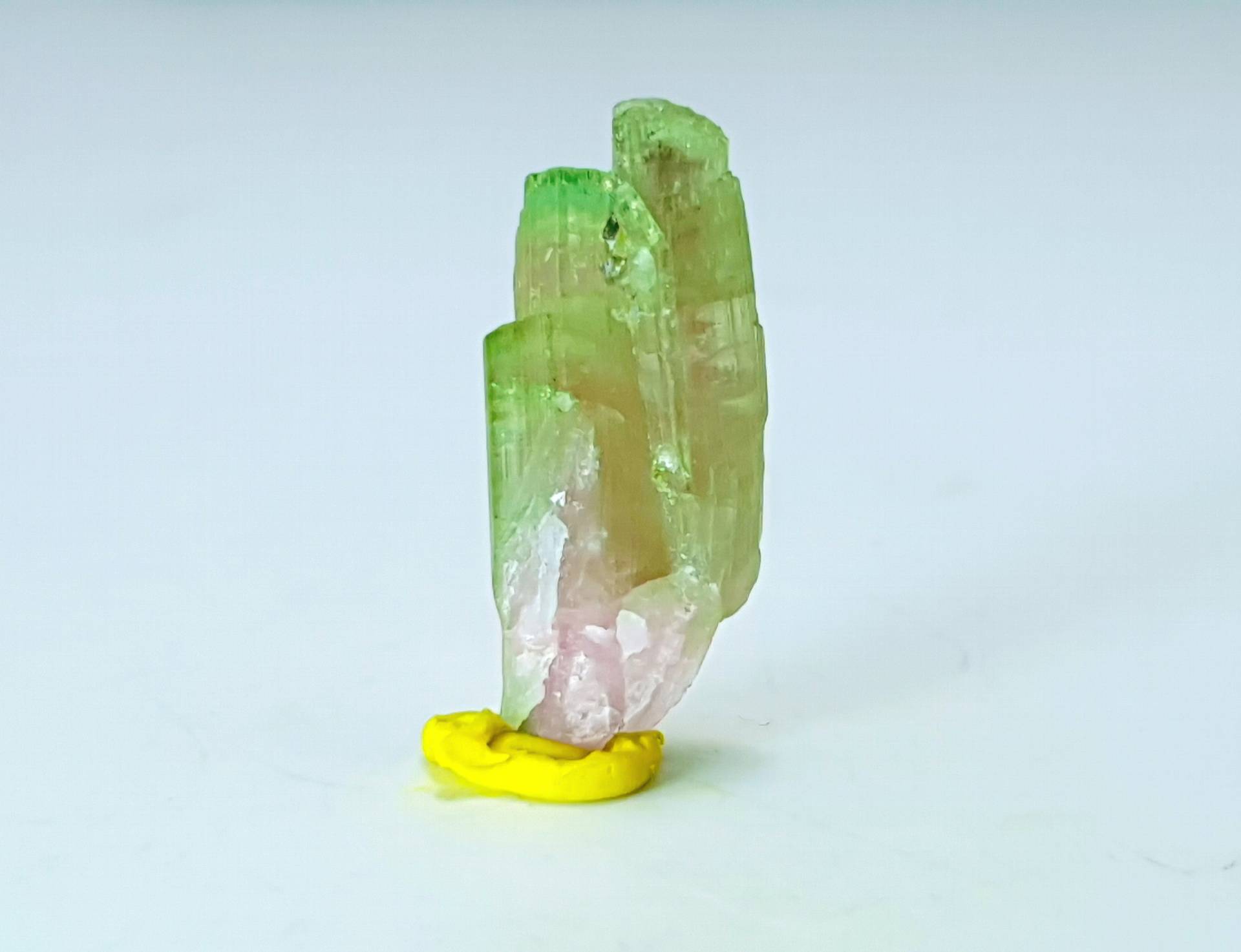 14 Karats Natural Tri Color Semi Transparent Double Terminated Tourmaline Bunch Crystals From The Mines Of Afghanistan 14 Karats Natural Tri Color Semi Transparent Double Terminated Tourmaline Bunch Crystals From The Mines Of Afghanistan von Focusgems