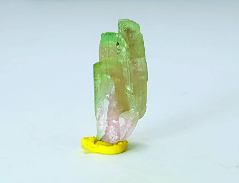 14 Karats Natural Tri Color Semi Transparent Double Terminated Tourmaline Bunch Crystals From The Mines Of Afghanistan von Focusgems