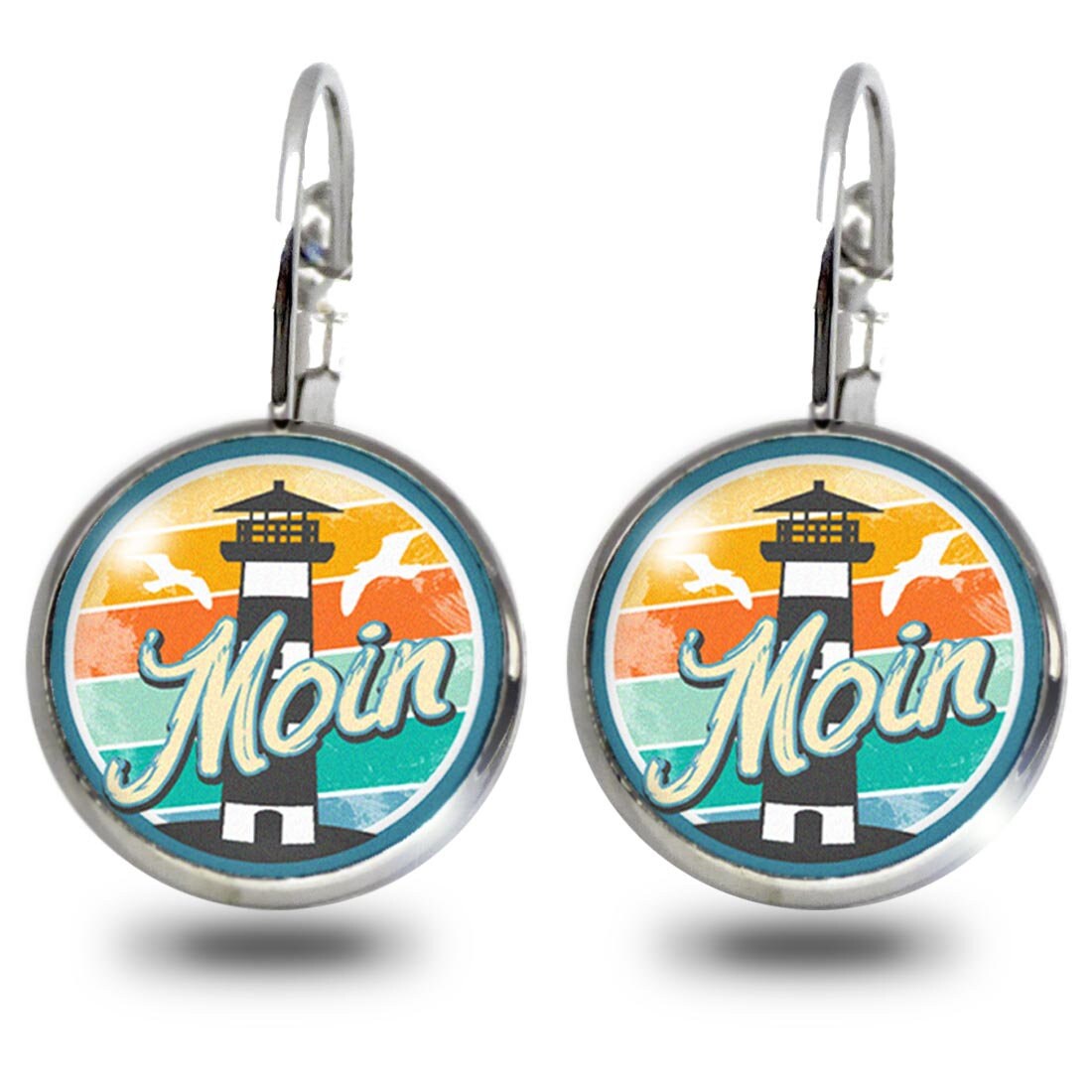 Maritime Brisur Ohrringe Hängend | Moin Mit Leuchtturm Motiv Buntes Vintage Design Cabochon Edelstahl Modeschmuck Geschenke Maritime Brisur Ohrringe Hängend | Moin Mit Leuchtturm Motiv Buntes Vintage Design Cabochon Edelstahl Modeschmuck Geschenke von Foerdeblau