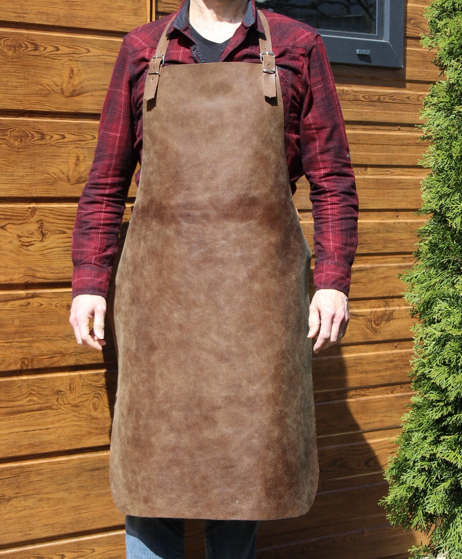 Tolle Lederschürze | Leichtes Antikleder Handgefertigt - Als Arbeitschürze, Schweißerschürze Und Grillschürze, Cognac Tabak Braun von FoersterFELLNEST