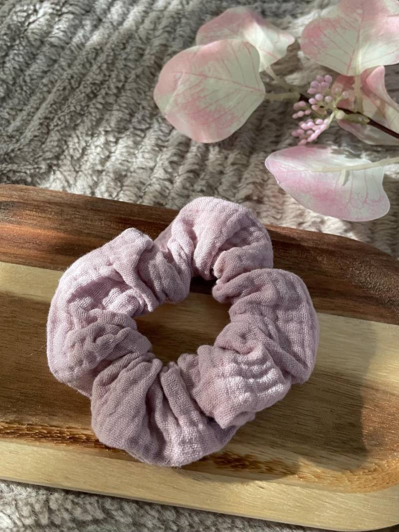 Nachhaltiges Musselinscrunchie in Rosa von FoffysNaht