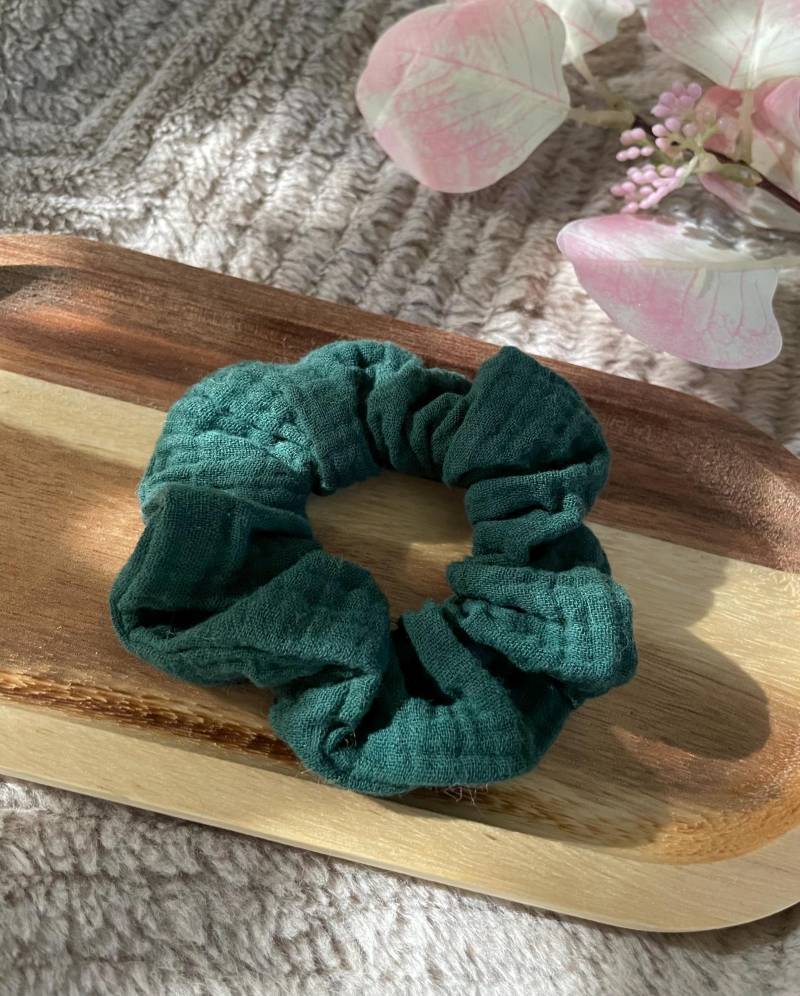 Nachhaltiges Scrunchie in Waldgrün von FoffysNaht