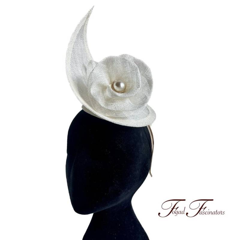 Hochzeitsfascinator "Blume Auf Dem Boot" Hochzeitsfascinator "Blume Auf Dem Boot" von FogadFascinators