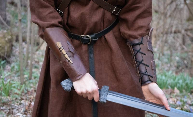 Drachenreiter Leder Armschienen, Mittelalter Larp Rüstung, Paar /F/ | Ab von FolkOfTheWood