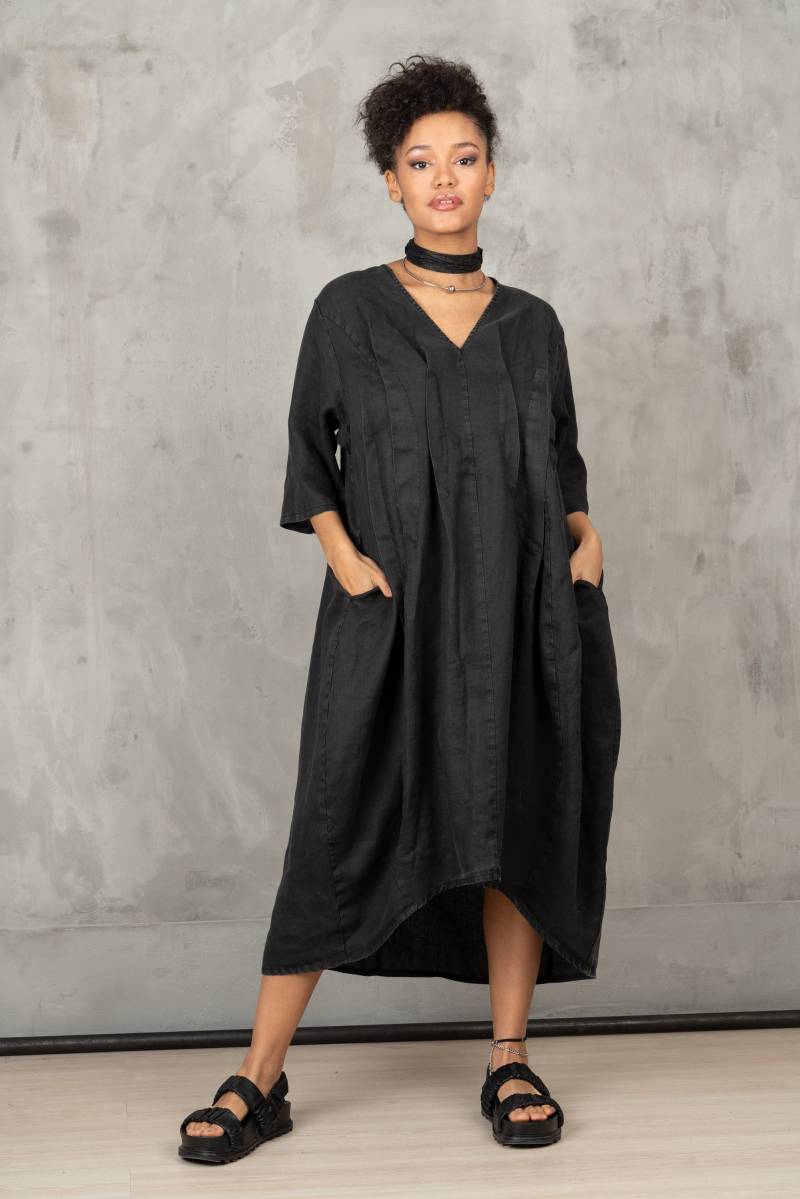 Leinen Oversize Lockeres Kleid, Schwarzes Plus Größe Extravagantes Langes Maxi Sommer Boho Kleid von FollowMeFS