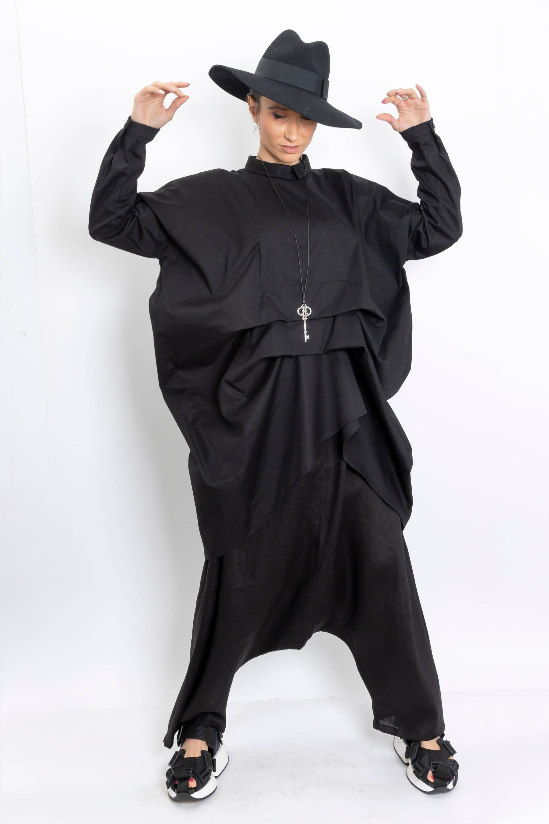 Schwarze Baumwolle Avantgarde Tunika Shirt Übergroße Langarm Kleidung von FollowMeFS