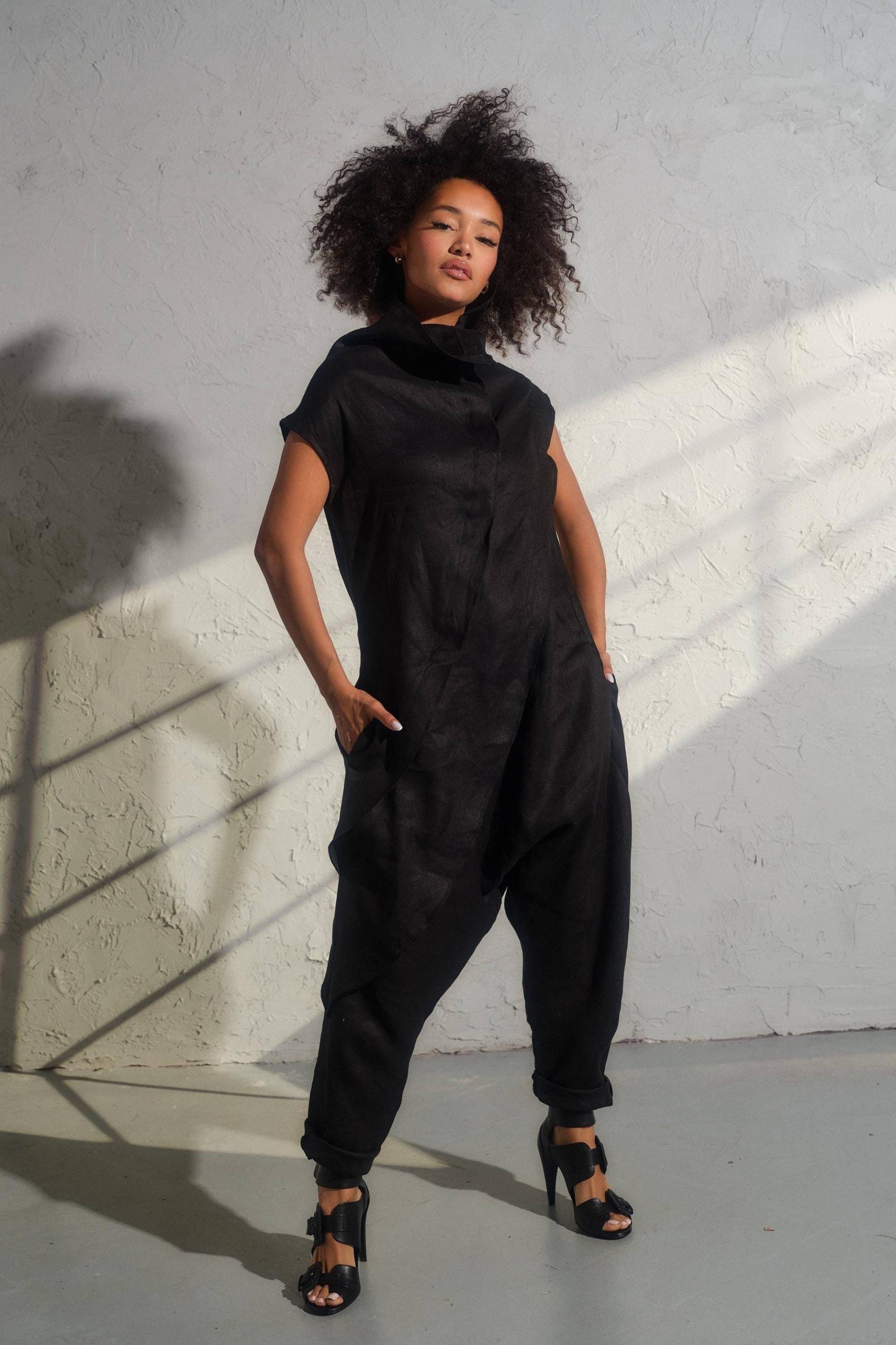 Schwarzer Leinen Jumpsuit Damen, Avantgarde Kleidung, Schwarze Overalls, Baggy Bodys, Plus Größen von FollowMeFS