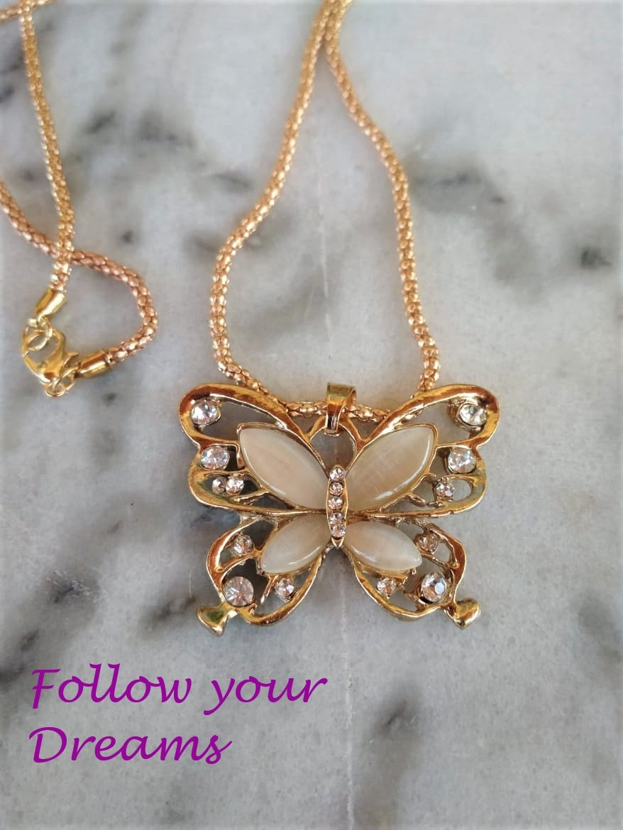 Rose-Vergoldeter Anhänger/ Schmetterling/ Opal/ Natur/ Frühling/ Sommer Rose-Vergoldeter Anhänger/ Schmetterling/ Opal/ Natur/ Frühling/ Sommer von FollowYourDreamsGR