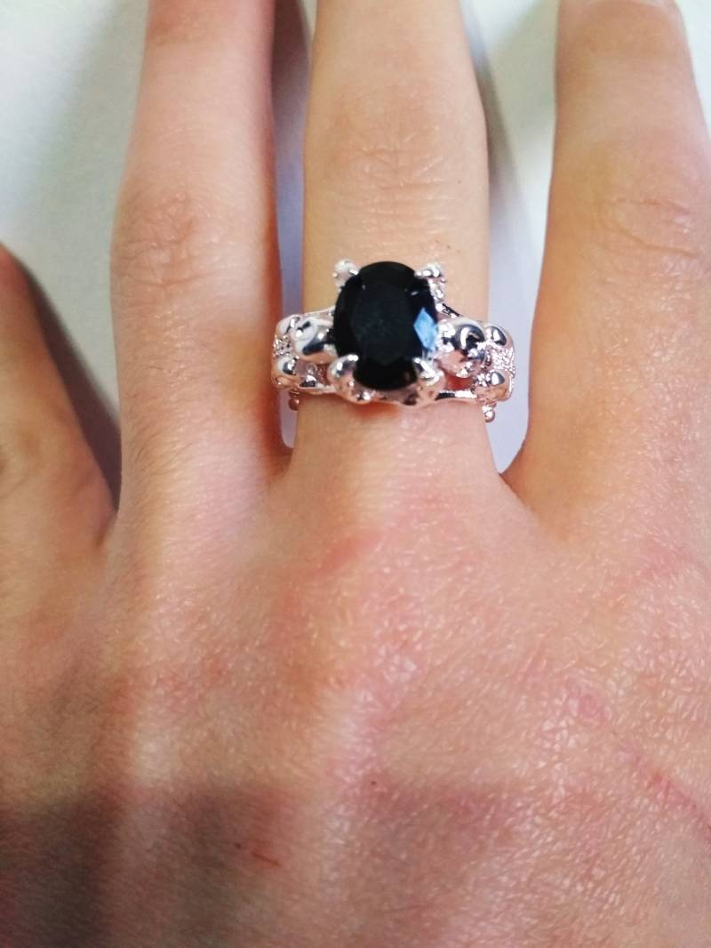Versilberter Skelett Ring/ Gothic Schmuck/ Punk/ Schwarzer Zirkonia Versilberter Skelett Ring/ Gothic Schmuck/ Punk/ Schwarzer Zirkonia von FollowYourDreamsGR