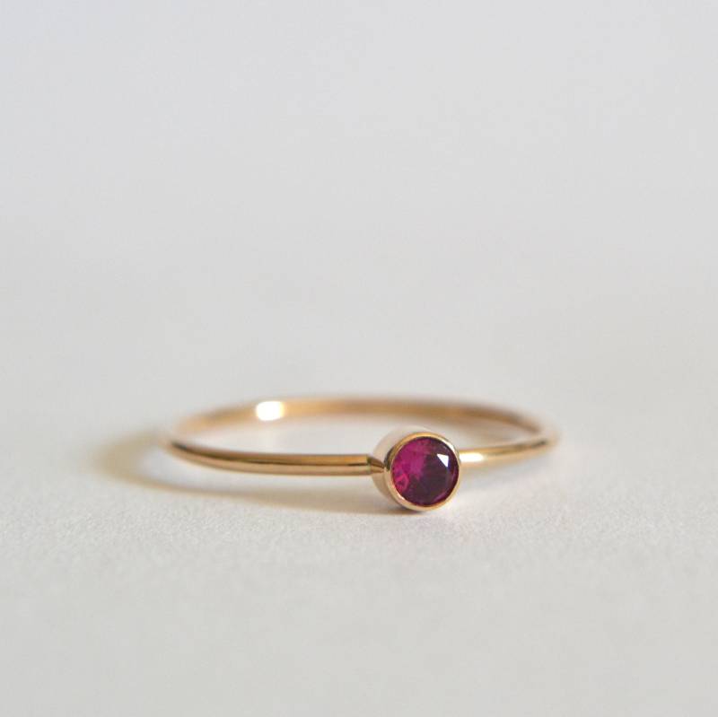 14K Gold Gefülltes Oder Sterlingsilber-Rubinring, Schöner Rubin Im Facettenschliff, 40-Jähriges Jubiläumsgeschenk, Einfacher Und Minimaler Ring von Fondeur