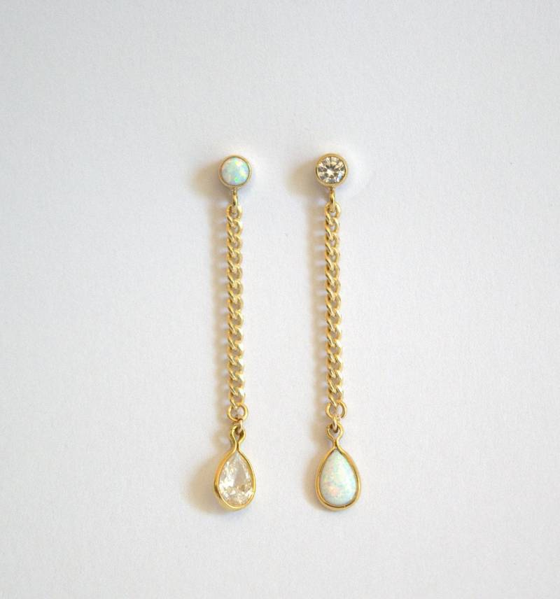 Mismatched Ohrringe, Baumeln Tropfen Opal Gold Panzerkette Ohrringe von Fondeur