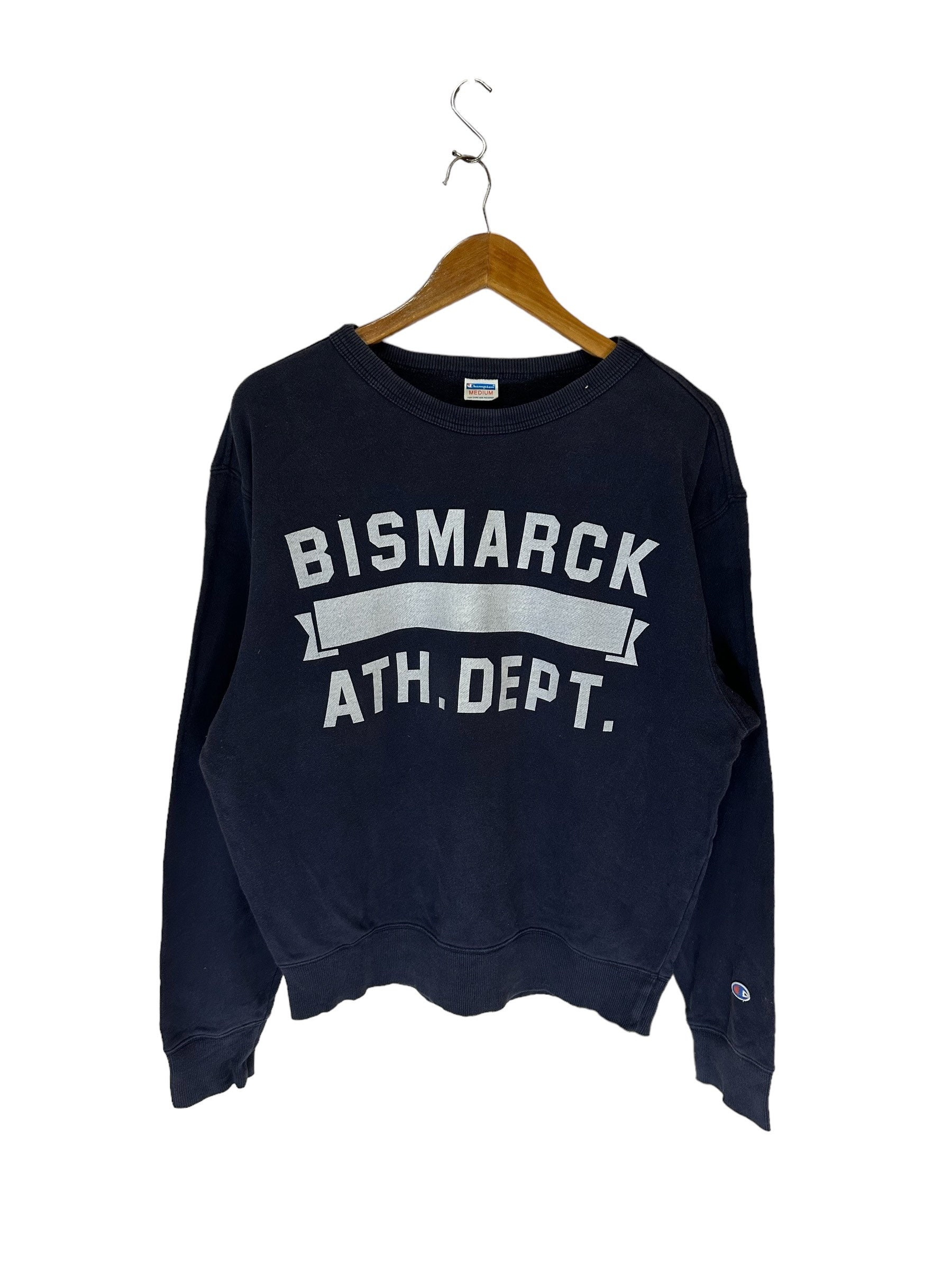 Vintage 90Er Jahre Bismarck Sportliche Abteilung Großes Logo Sweatshirt Pullover Mittlere Größe Marineblau von FongfongStudio