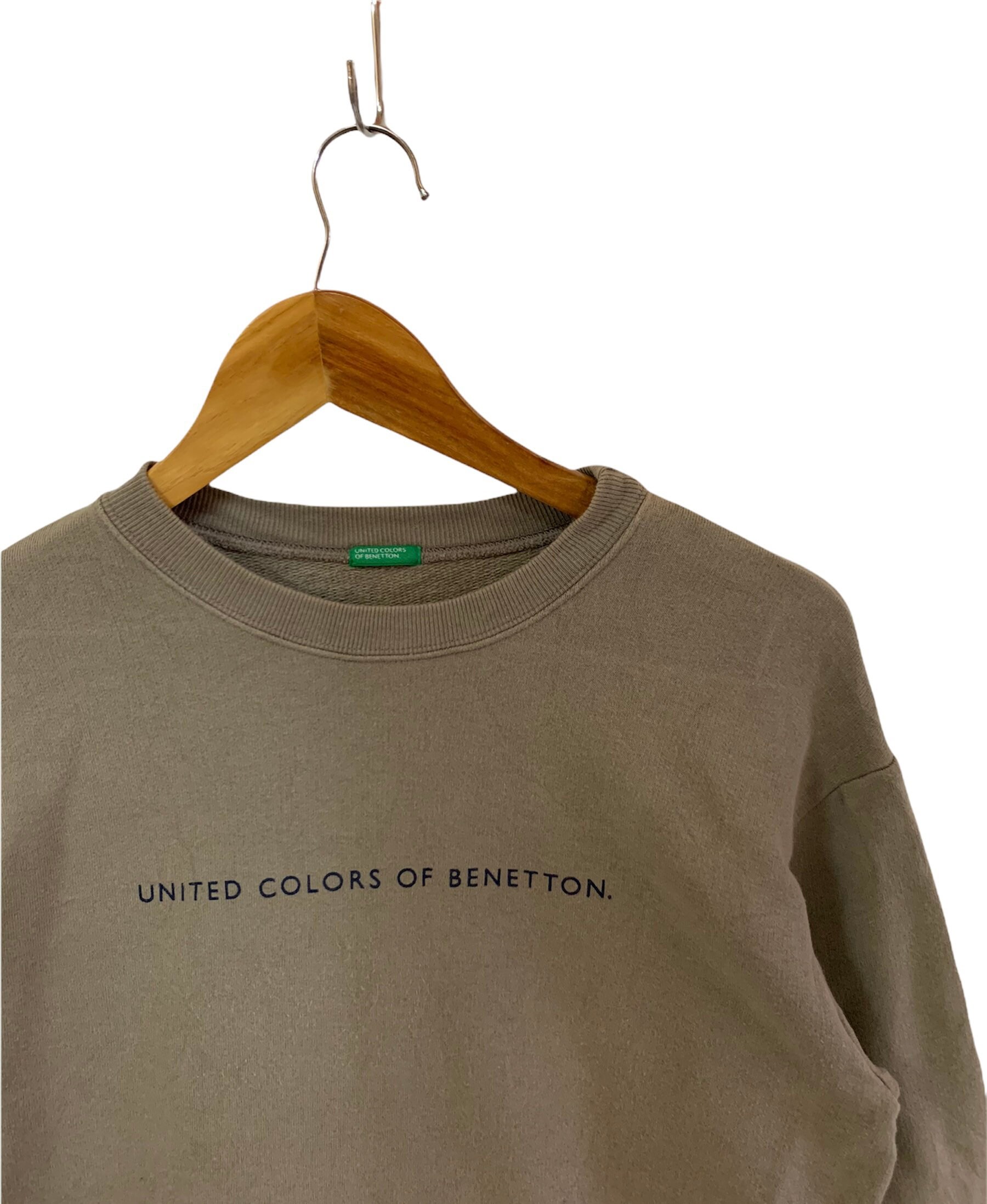 Vintage Vereint Farbe Von Benetton Sweatshirt Großes Logo Spellout Pullover Frauen Mittlerer Größe Armee Grüne von FongfongStudio