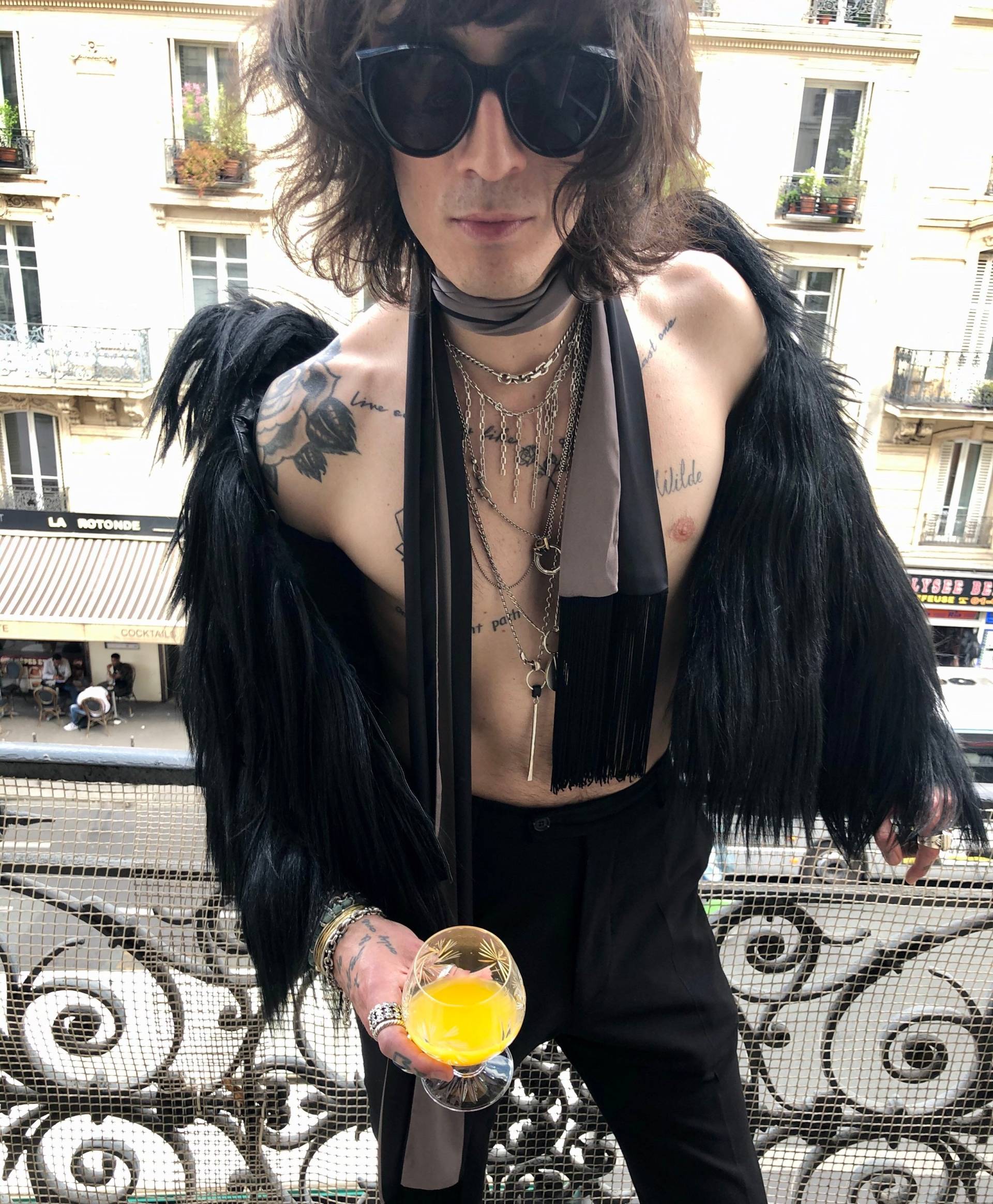 Edler Schwarz Gestreifter Schal Edler Schwarz Gestreifter Schal von FoolishParis