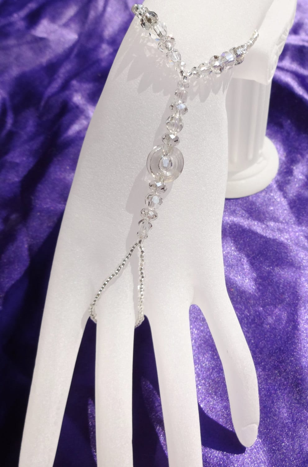 Swarovski Hochzeit Full Hand Schmuck, Armband Mit Angebrachtem Ring von FootJewelry