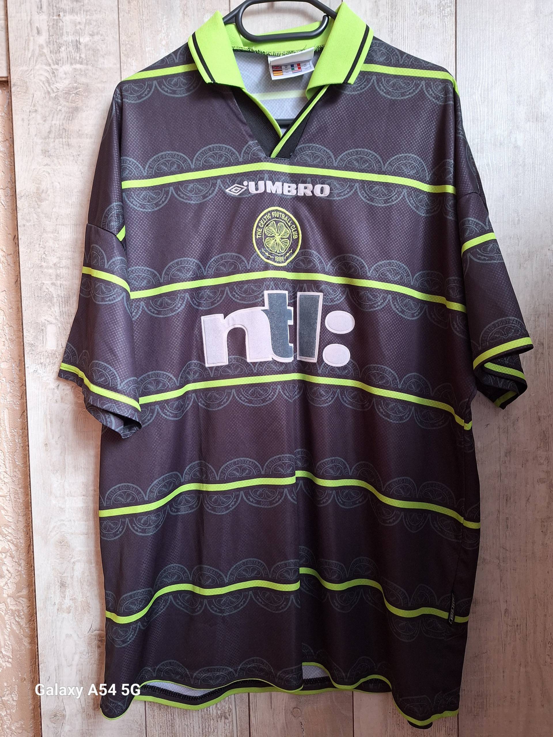 Celtic Fc 1999/2000 Fussball Trikot Auswärtstrikot Schottland Celtic Fc 1999/2000 Fussball Trikot Auswärtstrikot Schottland von FootballCreative