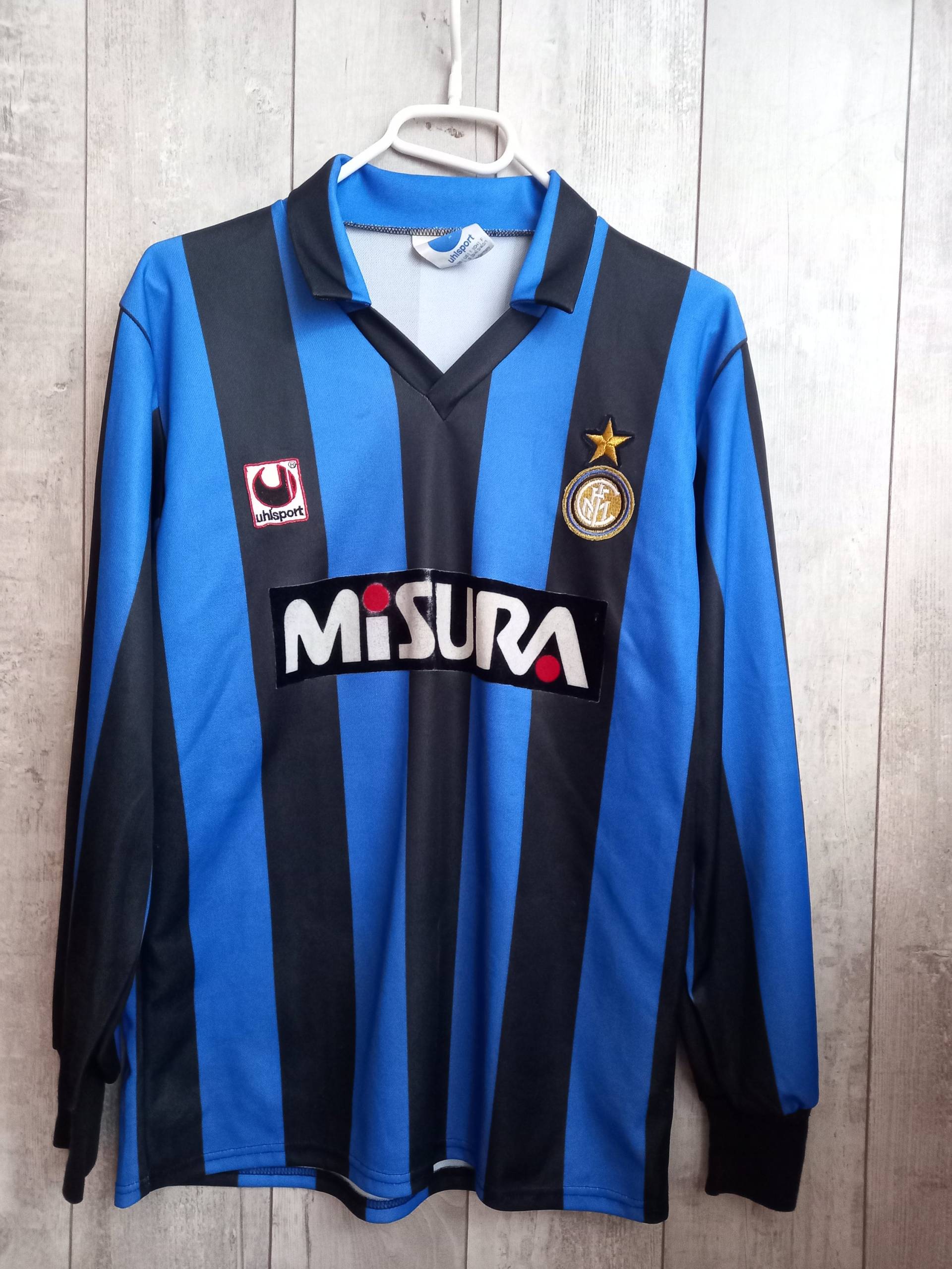 Inter Mailand Fußball Trikot 1990/1991 Heim Italien Inter Mailand Fußball Trikot 1990/1991 Heim Italien von FootballCreative