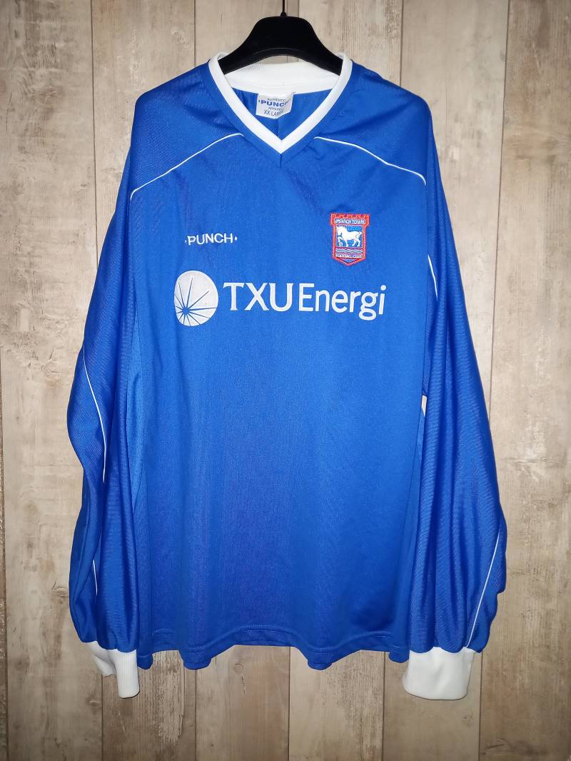 Ipswich Stadt 2001/2003 Trikot Heim England Ipswich Stadt 2001/2003 Trikot Heim England von FootballCreative