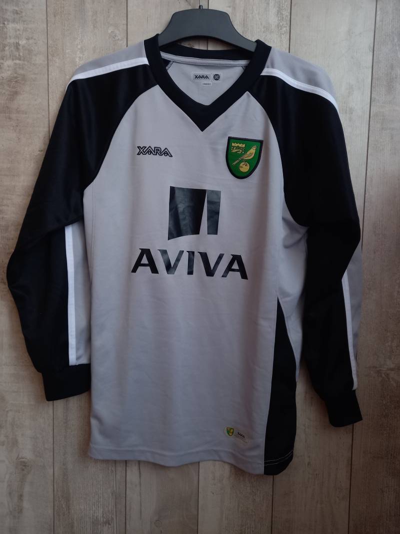 Norwich City Fc 2008/2010 Jersey Norwich City Fc 2008/2010 Jersey von FootballCreative
