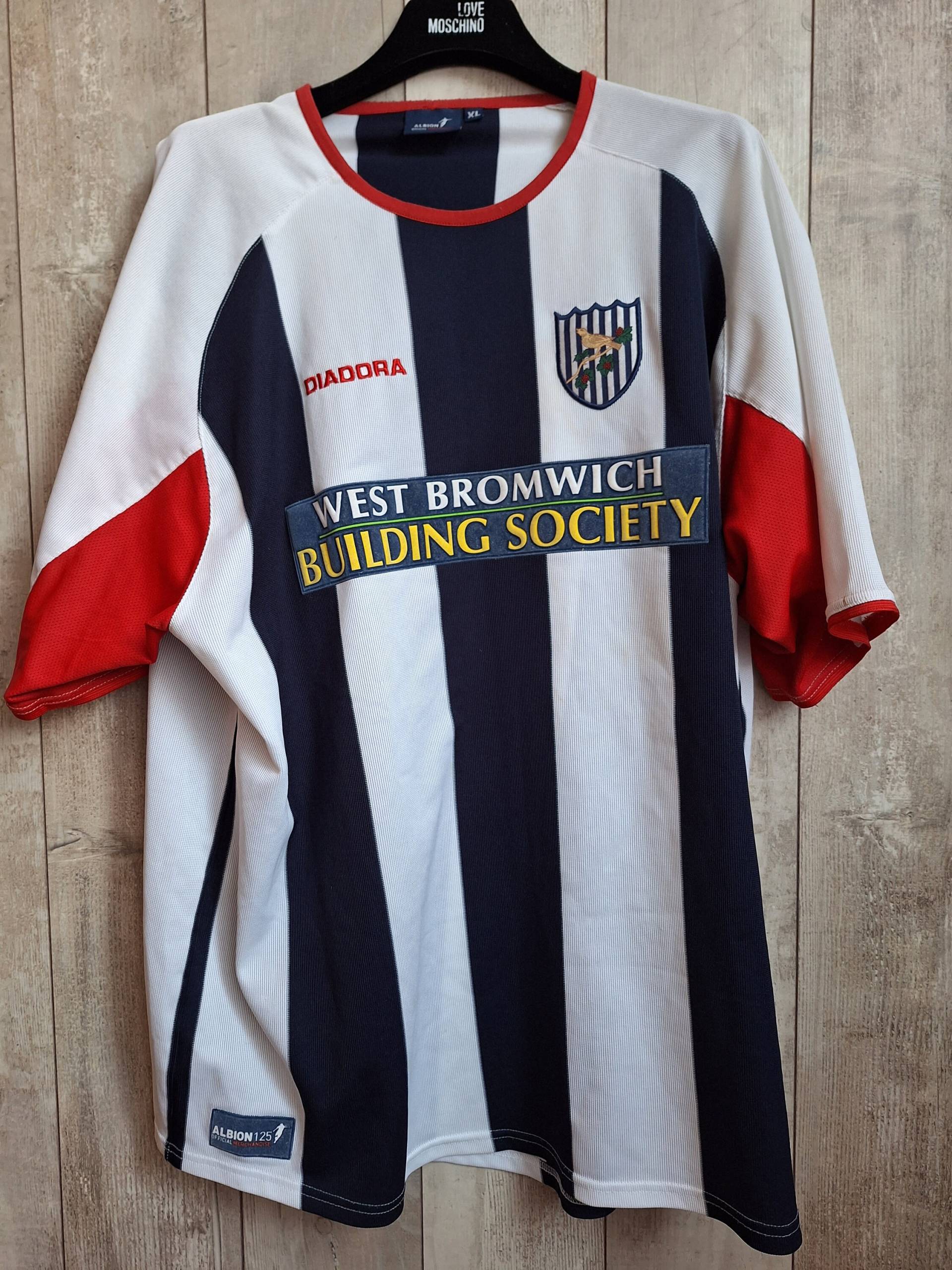 West Bromwich 2003/2004 Heimtrikot Jersey England West Bromwich 2003/2004 Heimtrikot Jersey England von FootballCreative