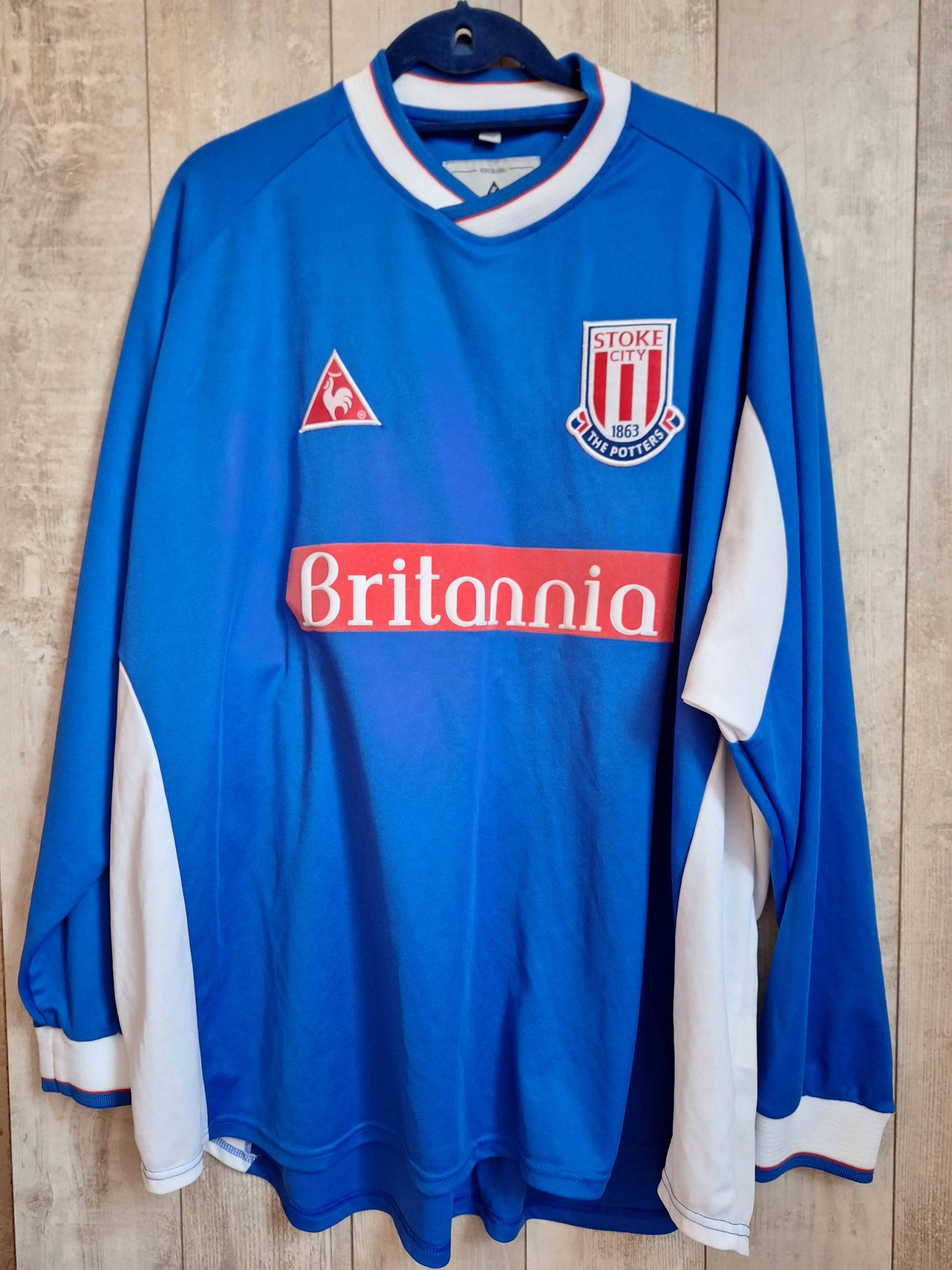stoke City Fc 2001/03 England Fußball Trikot stoke City Fc 2001/03 England Fußball Trikot von FootballCreative