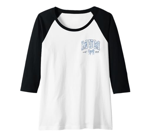 Damen New Mother Chinoiserie mit blauem Kokettenbogen und Blumenmuster Mum Est 2025 Raglan Damen New Mother Chinoiserie mit blauem Kokettenbogen und Blumenmuster Mum Est 2025 Raglan von For Mum Inspirations