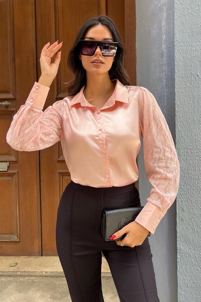 For You Moda Hemdbluse Roségold Satinbluse mit Spitzen-Detail von For You Moda