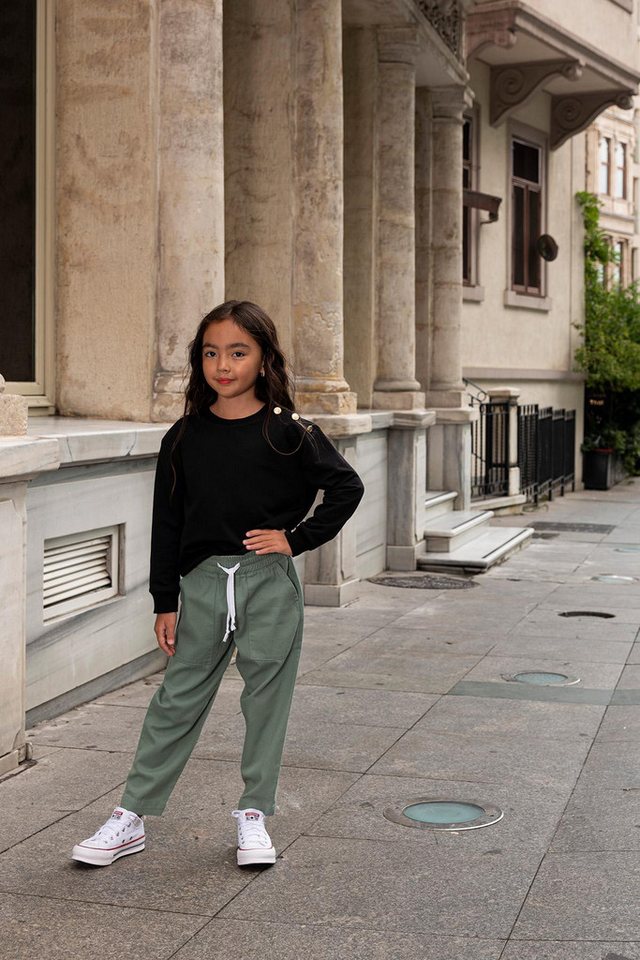 For You Moda Shorts Grünes Gabardine-Hosen-Set mit Doppel-Schulterknöpfen von For You Moda