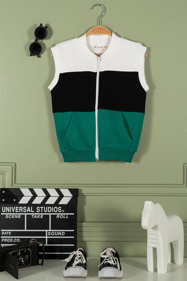 For You Moda Windbreaker Grüne Jungenweste mit Reißverschlusstaschen und gesticktem Känguru-Des von For You Moda