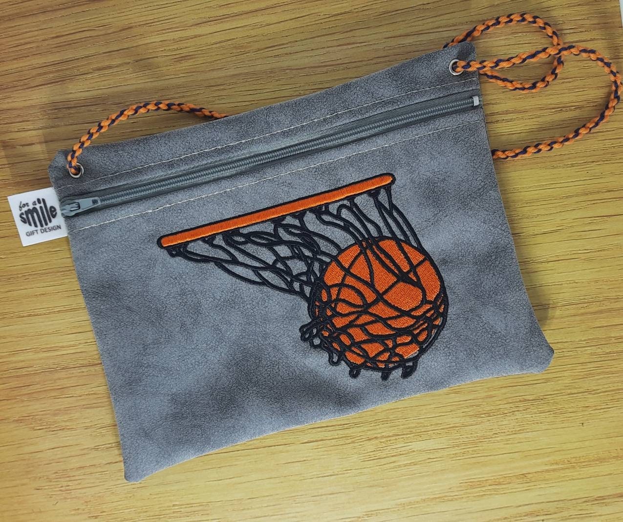 Slam Dunk Bestickt Wirklich Nützlich Spaß & Fabelhafte Mitteltasche Slam Dunk Bestickt Wirklich Nützlich Spaß & Fabelhafte Mitteltasche von ForASmileGiftDesign
