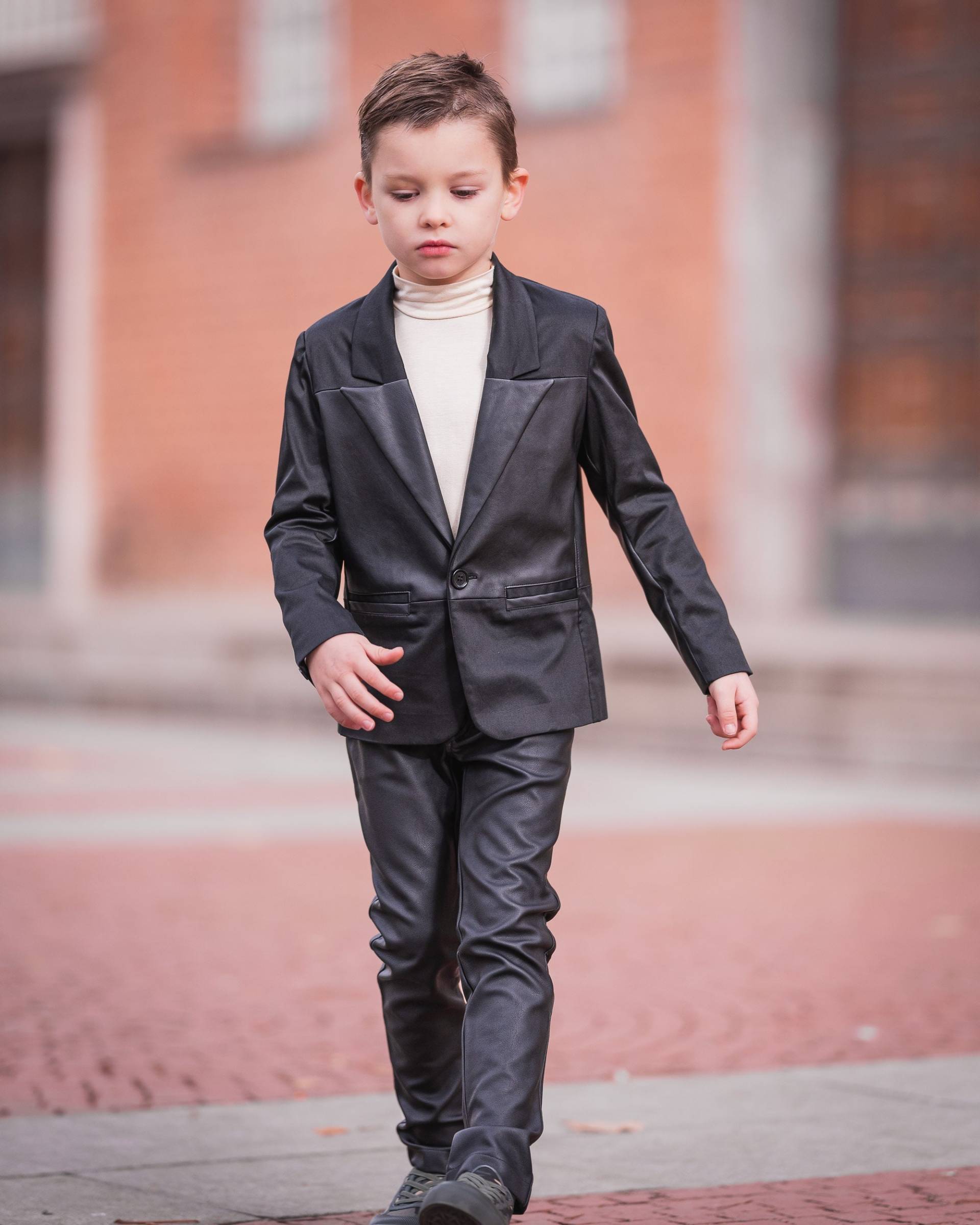 Atemberaubender Jungen Baumwollleder Blazer/Formelle Kleidung Kinderkleidung Schwarzer Kleinkind Hochzeit Kinder Stilvoller Kleid Luxus von ForCutiesKids