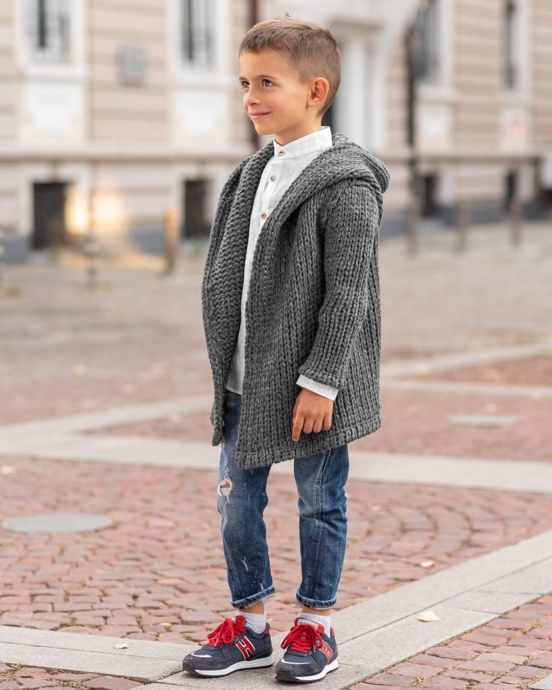 Handgestrickte Wolljacke Kinder-Kapuzenpullover von ForCutiesKids