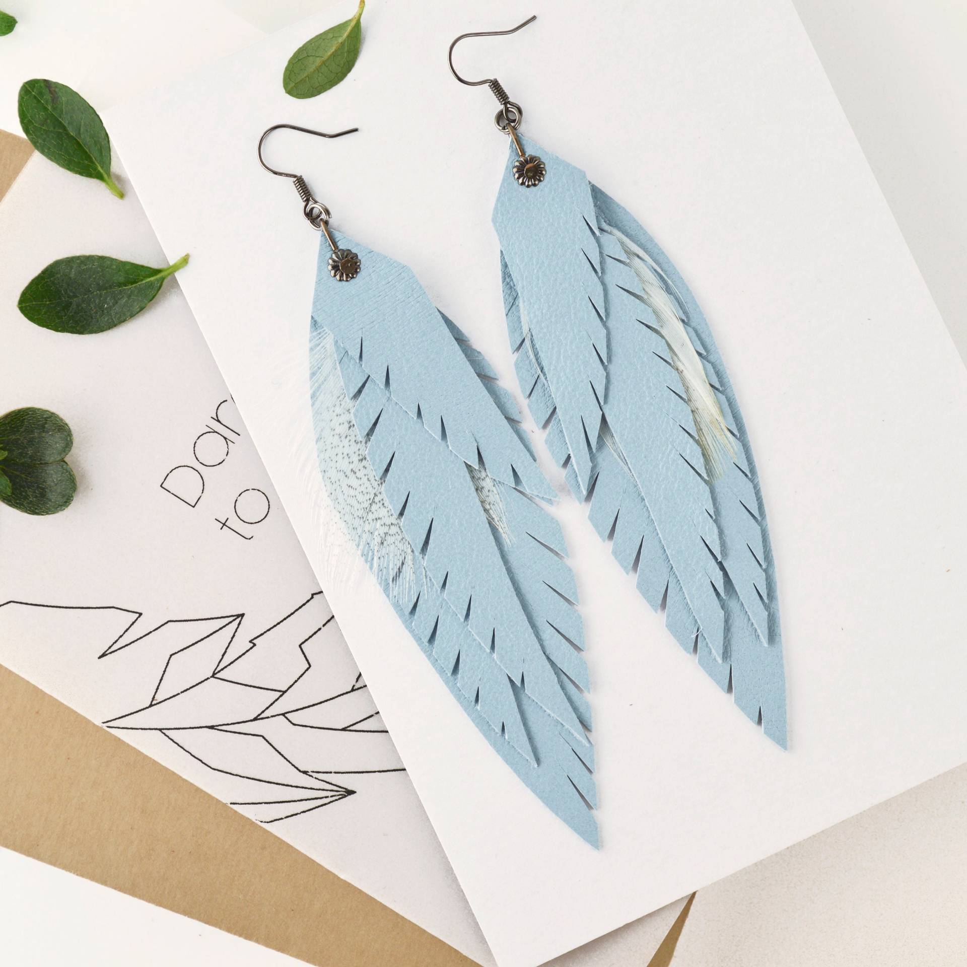 Feder Ohrringe Aus Leder. Boho Ohrringe von ForDreamersJewelry