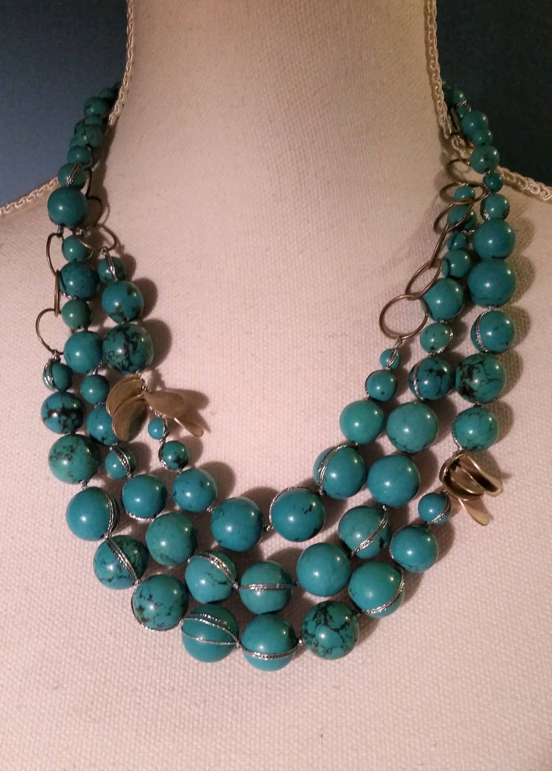 Aqua Türkis Blau Drei-strang Riverstone Messing Perlenkette Von Coldwater Creek von ForHerEarsOnly