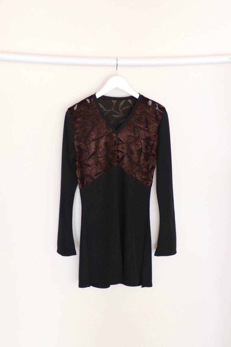 Vintage Blumen Braun Samt Top Bluse in Schwarz, 90Er Jahre Langarmbluse S M Größe Mit Seitlichem Schlitz Leicht von ForMyVintageSoul