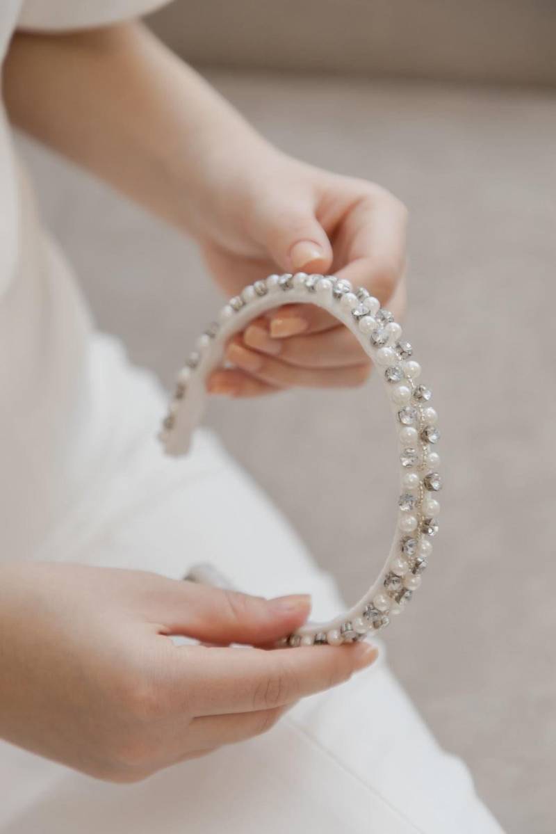Perlen Stirnband Handgefertigtes Hochzeit Haar Accessoire von ForSisterUA