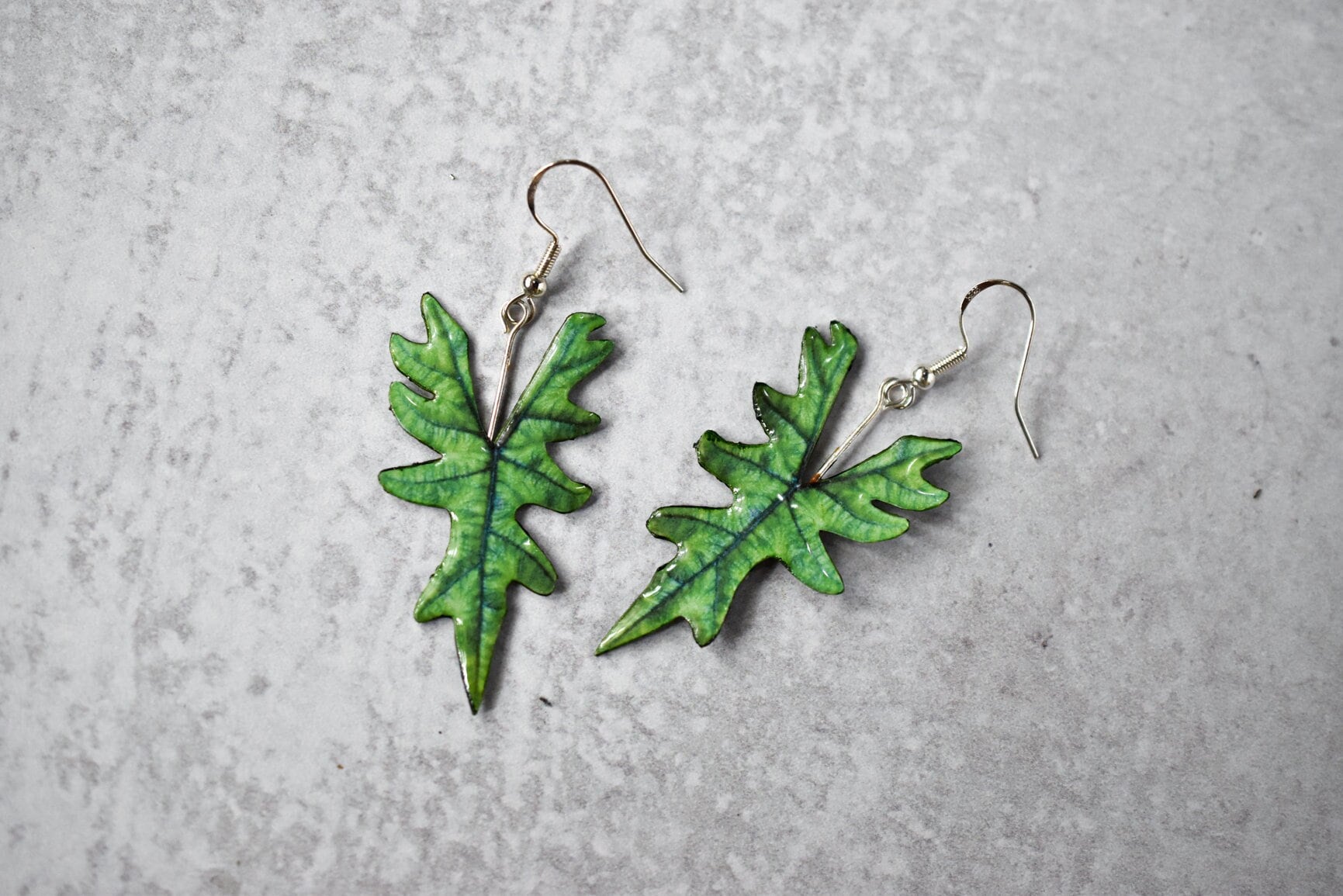 Alocasia Jacklyn || Handgemachte Blatt Ohrringe Pflanzen Sterling Silber Alocasia Jacklyn || Handgemachte Blatt Ohrringe Pflanzen Sterling Silber von ForTheLoveOfFoliage