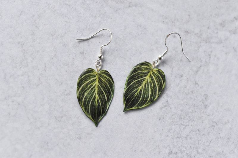 Philodendron Birkin || Handgemachte Blatt Ohrringe Pflanzen Sterling Silber Philodendron Birkin || Handgemachte Blatt Ohrringe Pflanzen Sterling Silber von ForTheLoveOfFoliage