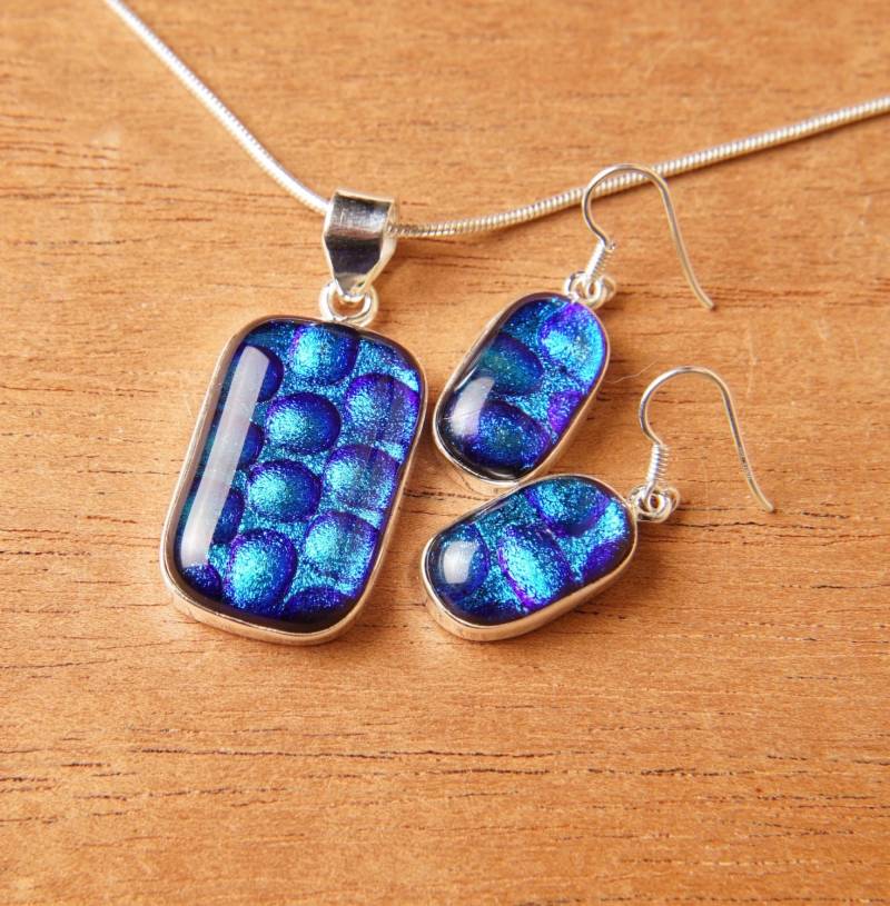 Farbwechsel Dichroic Sterling Silber 925 Fusing Glas Anhänger Halskette Ohrringe passendes Set Farbwechsel Dichroic Sterling Silber 925 Fusing Glas Anhänger Halskette Ohrringe passendes Set von ForThePeople