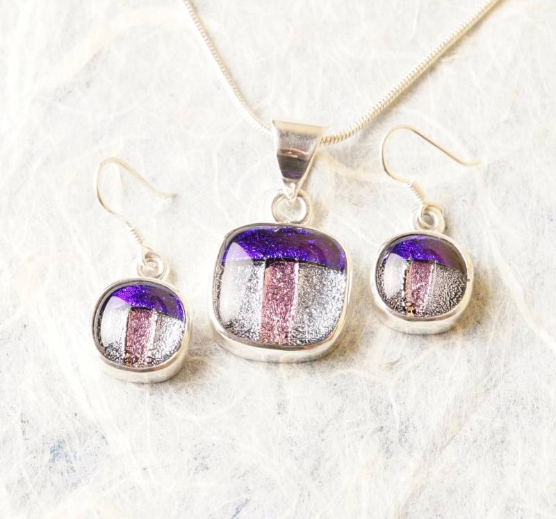 Handgefertigte Dichroic Fusing Glas Anhänger Ohrringe passendes Set von ForThePeople
