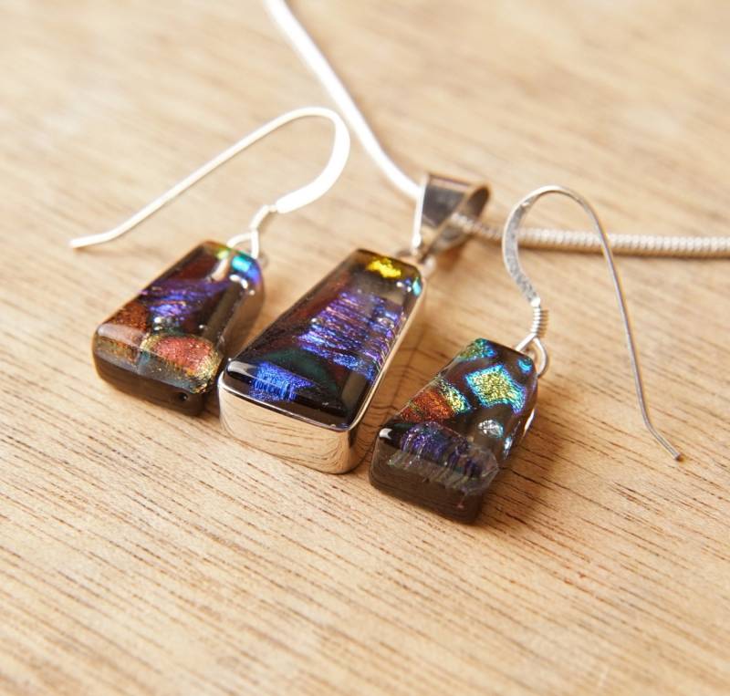 Solide 925 Sterling Silber Dichroic Fusing Glas Halskette Ohrringe passendes Set Solide 925 Sterling Silber Dichroic Fusing Glas Halskette Ohrringe passendes Set von ForThePeople
