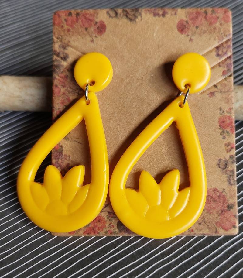 Ohrstecker Ohrringe Gelb in Tropfenform von ForYouByTina