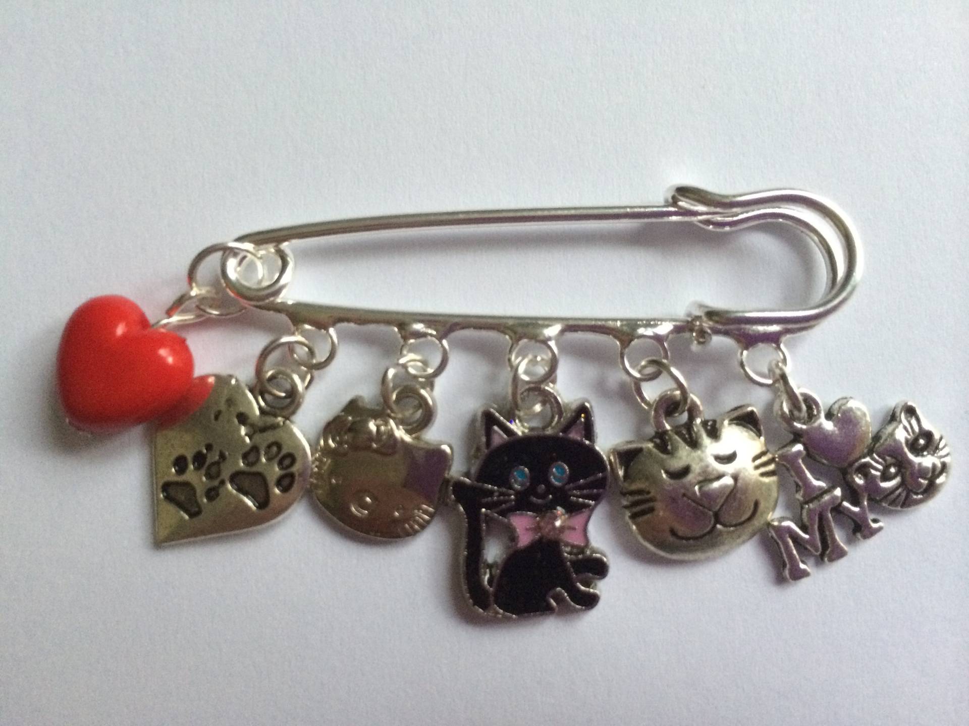 I Love My Cat Kiltnadel Silberfarbene Brosche Mit Katzenanhänger von ForYouJustTreasures