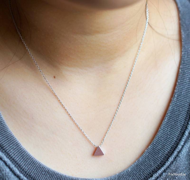 148 Einfache Und Nette Dreieck-Anhänger-Halskette von ForYourEar