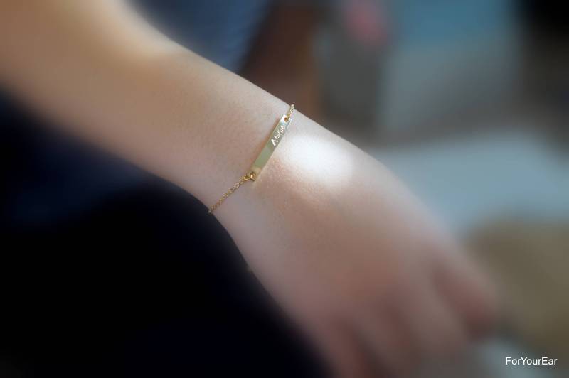 168Custom Name Bar Armband von ForYourEar