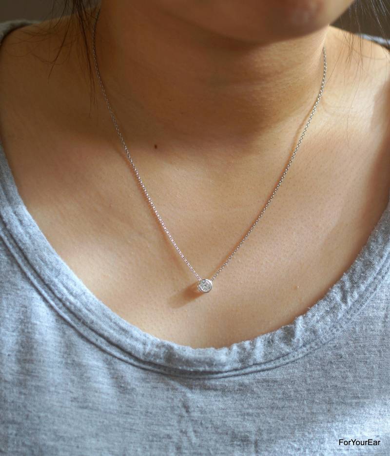 174 Einfache Und Elegante Zirkonia-Anhänger-Halskette von ForYourEar