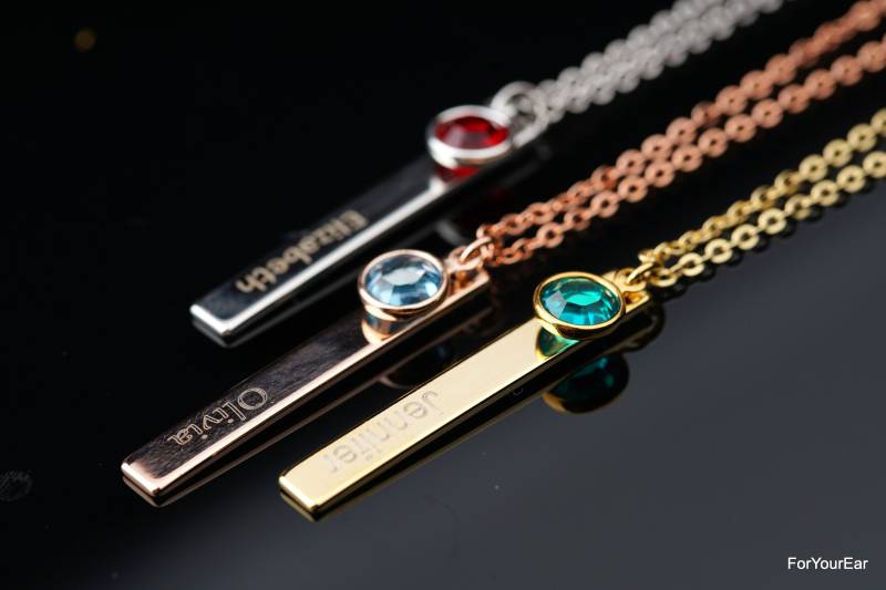 Swarovski Geburtsstein Namenskette Personalisierter Stabanhänger | 207 von ForYourEar