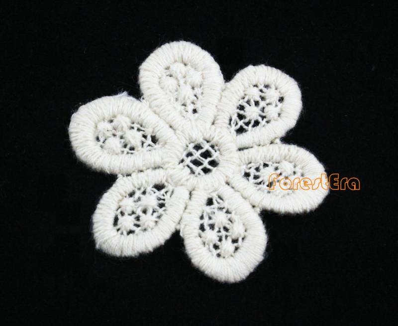 10 Stück Elfenbein Beige Spitze Applikationen Floral Bestickt Patches Blumen 42mm | Lace33-25045 von ForestEra