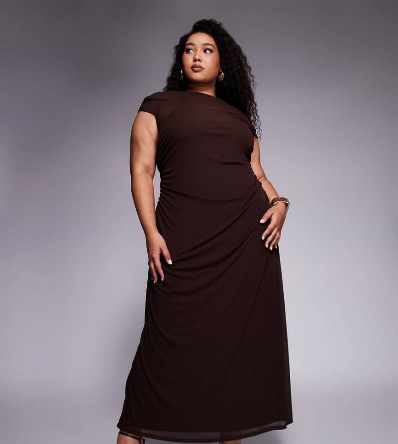 Forever New Curve - Brooklyn - Zweilagiges Midaxikleid aus Netzstoff in Schokobraun-Brown von Forever New Curve